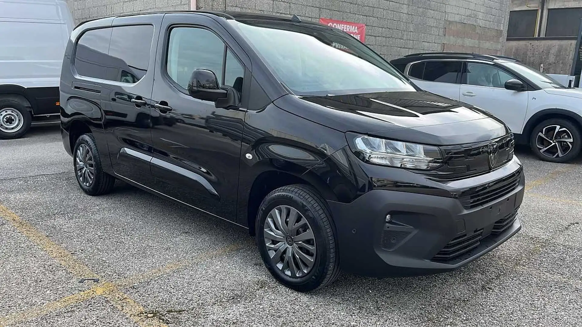 Peugeot Partner Nuovo Partner L2 1.5 BlueHDi 130 EAT8 S&S Negro - 1