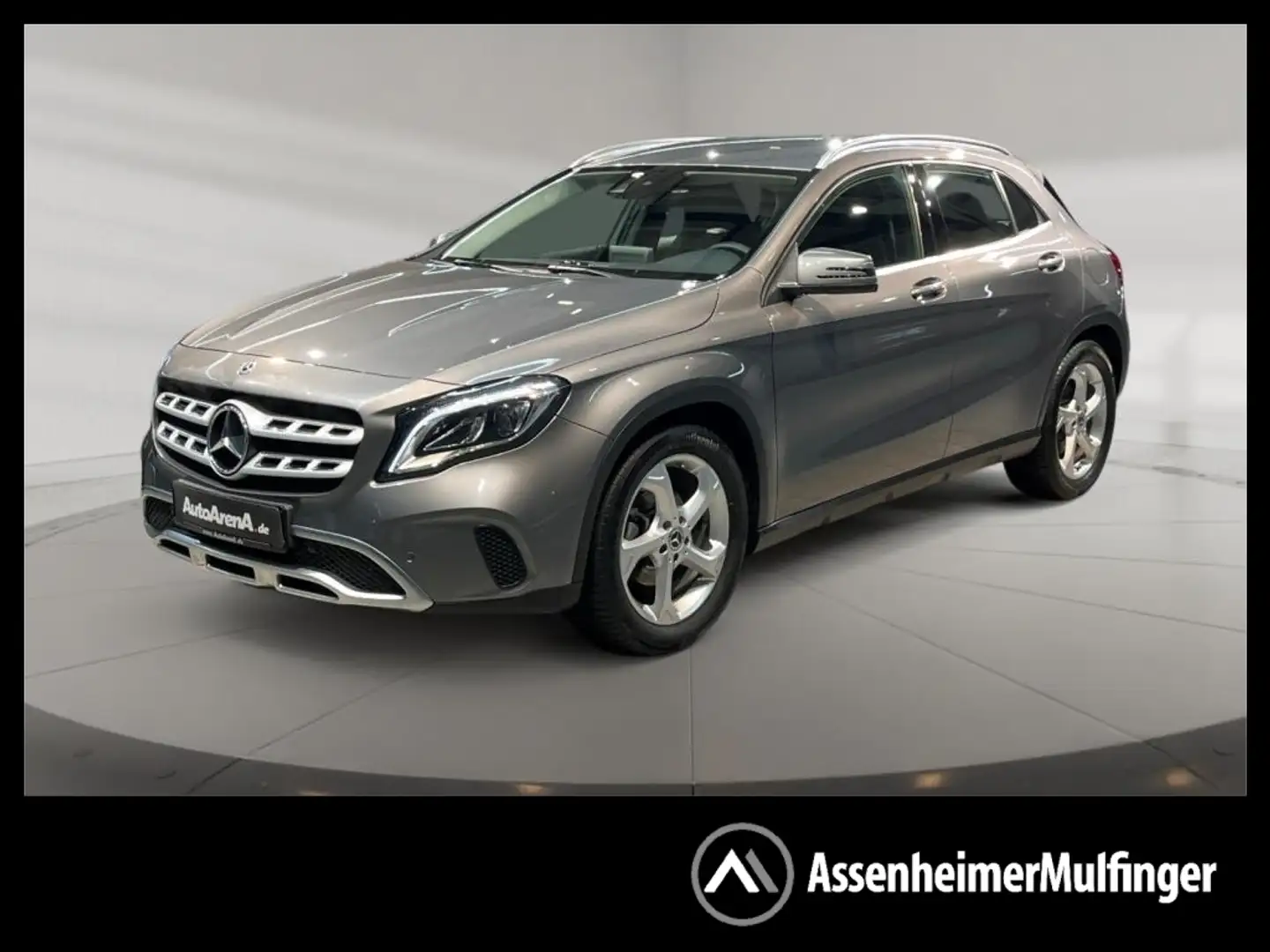 Mercedes-Benz GLA 180 Urban Urban+AHK+Cam+LED+Navi+Keyl+PTS Grau - 1
