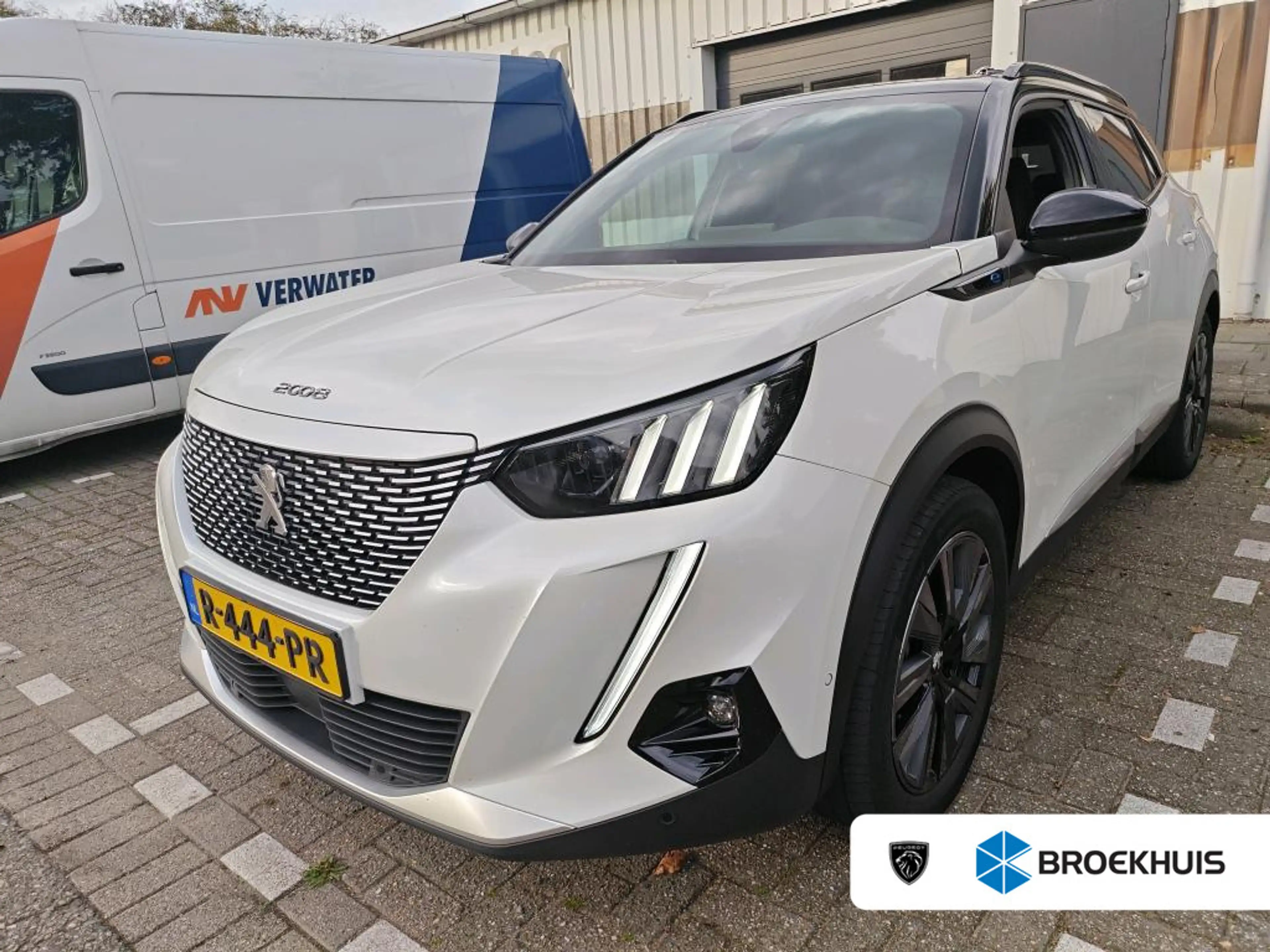 Peugeot e-2008 EV GT Pack 50 kWh | Fase 3 laden | Panorama/schuif