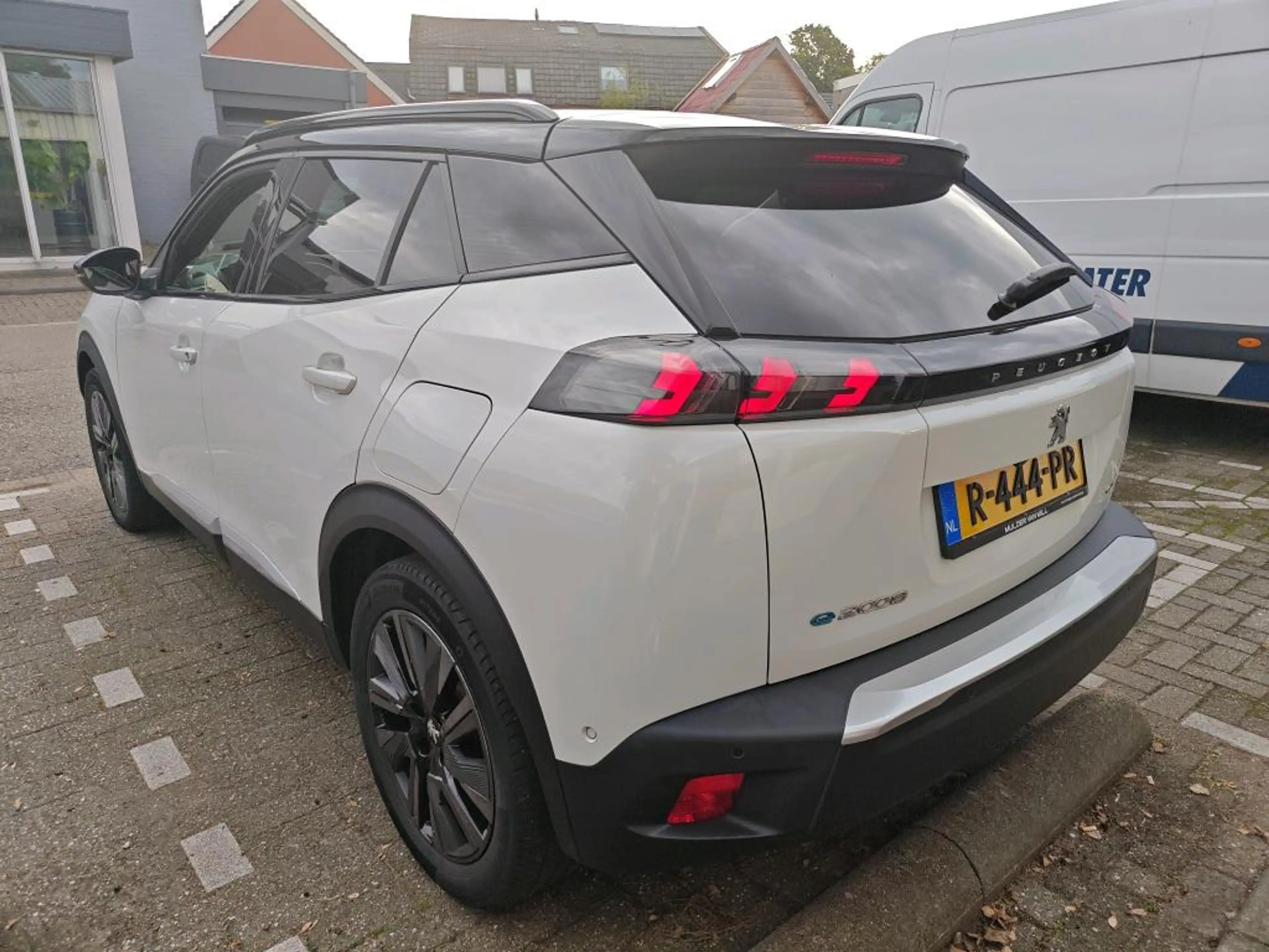 Peugeot e-2008 EV GT Pack 50 kWh | Fase 3 laden | Panorama/schuif — photo 5
