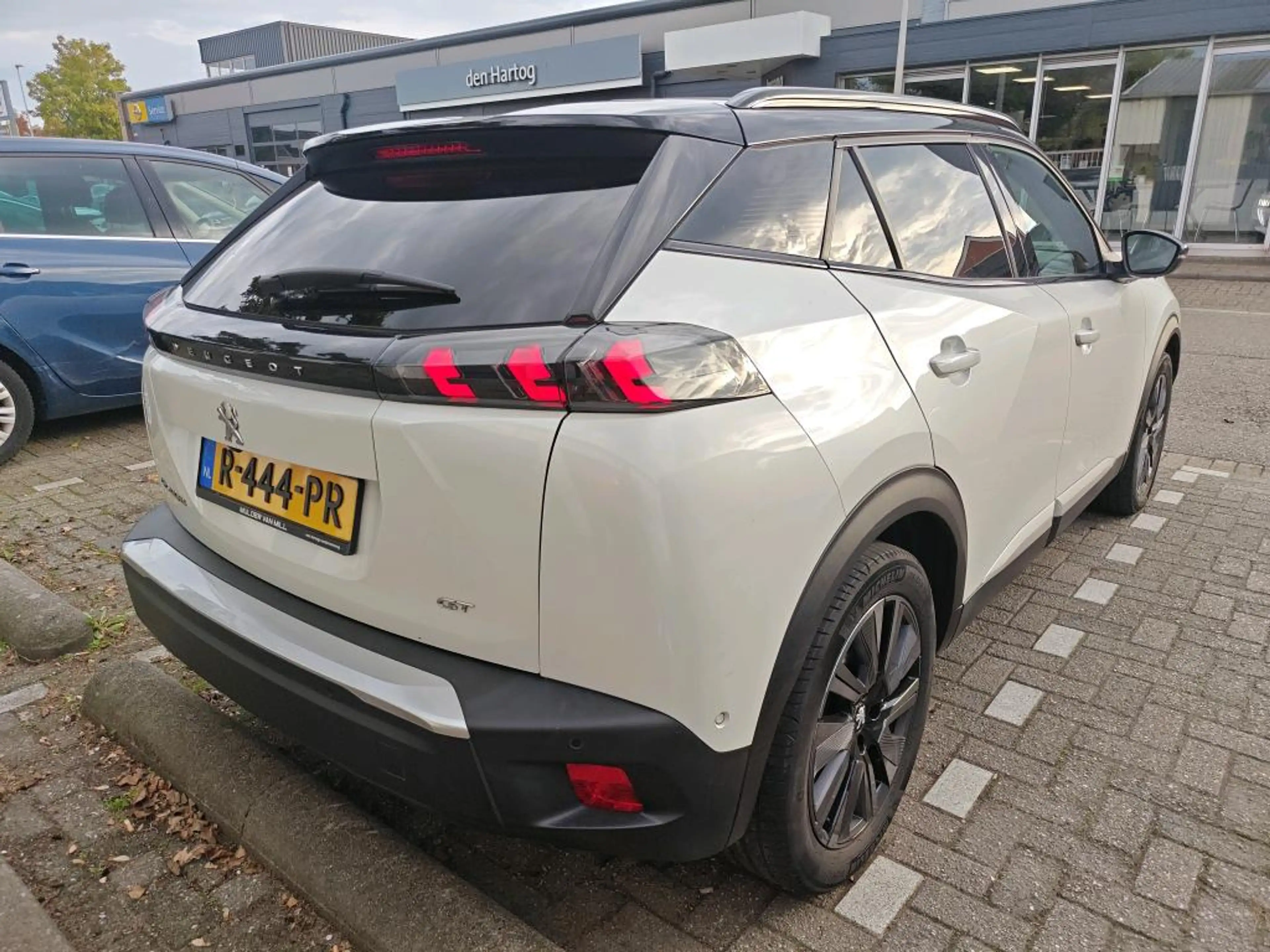 Peugeot e-2008 EV GT Pack 50 kWh | Fase 3 laden | Panorama/schuif — photo 3