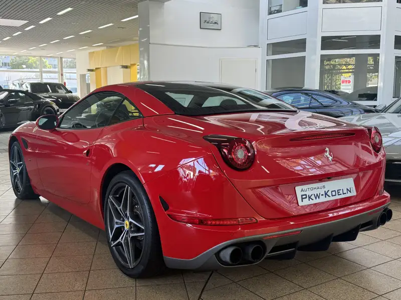 Annonce voiture d'occasion Ferrari California - CARADIZE