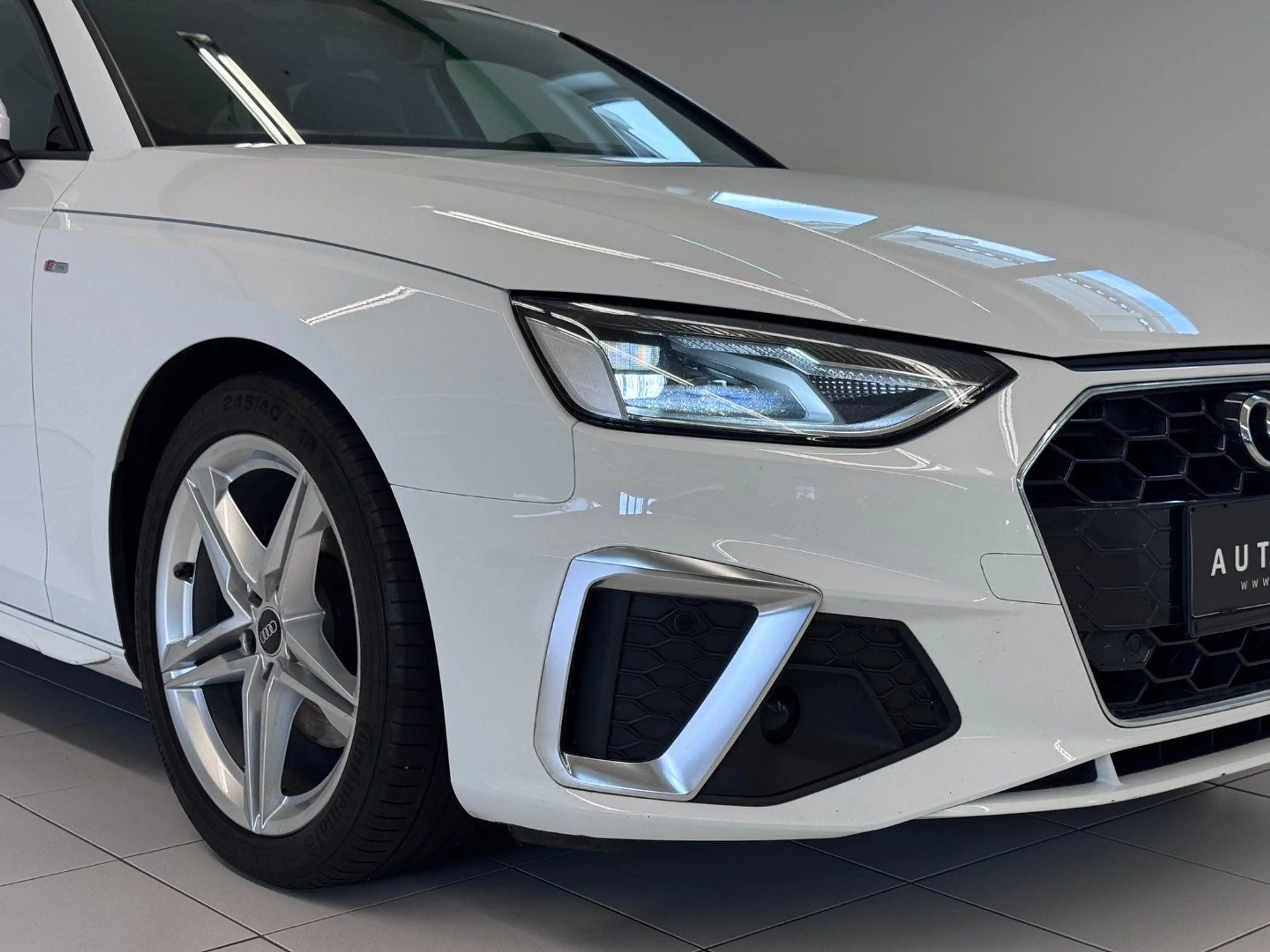 Audi A4 35 2.0 TDI S-TRONIC*LINE*1.BESITZ*PANO*ACC* — photo 6