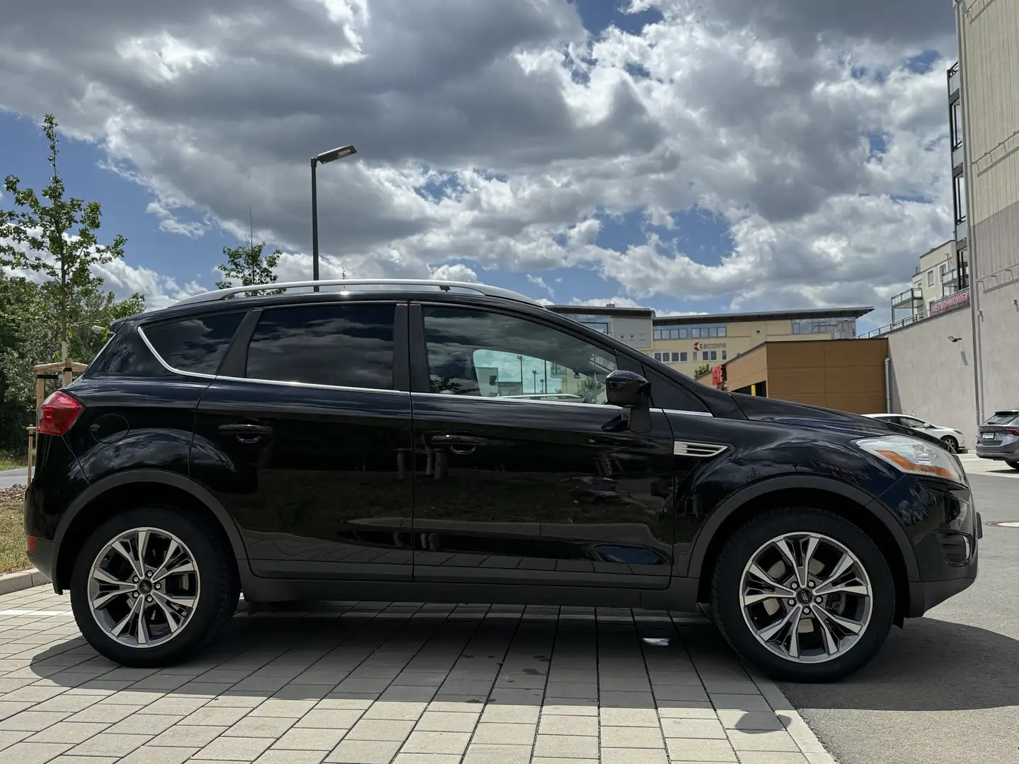 Ford Kuga 2.0 TDCi 4x4 Titanium - 2