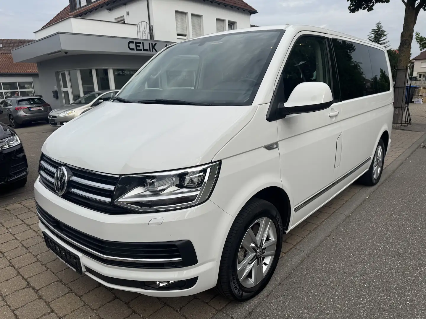Volkswagen T6 Multivan Multivan Generation Six 4Motion Blanc - 1