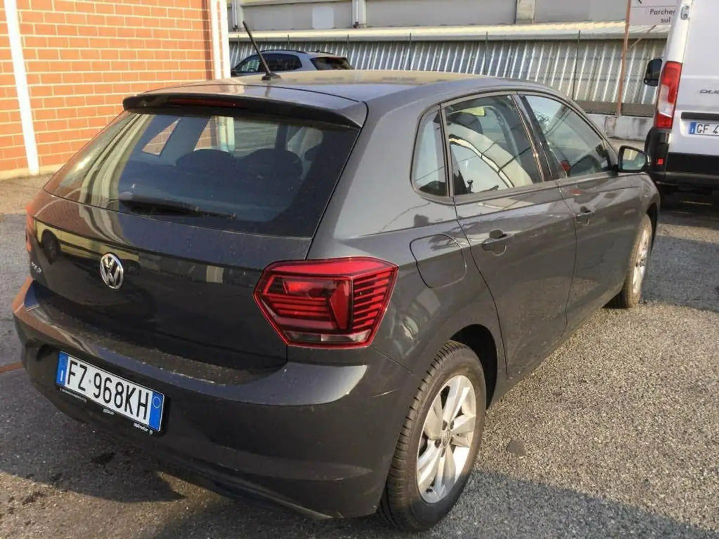 Volkswagen Polo Polo VI 2017 5p 1.0 tsi Comfortline 95cv Grigio - 2