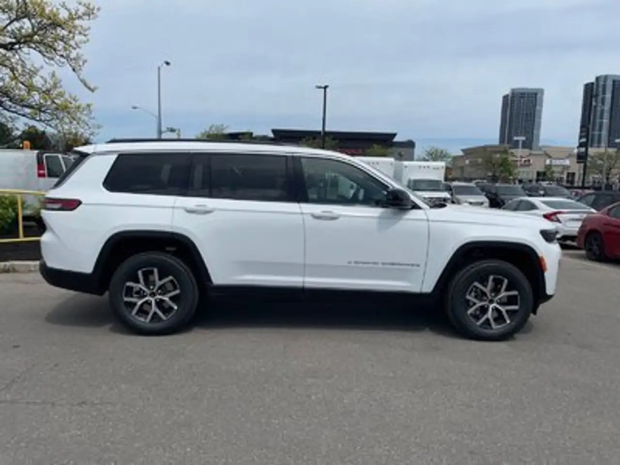 Jeep Grand Cherokee снимка Jeep Grand Cherokee