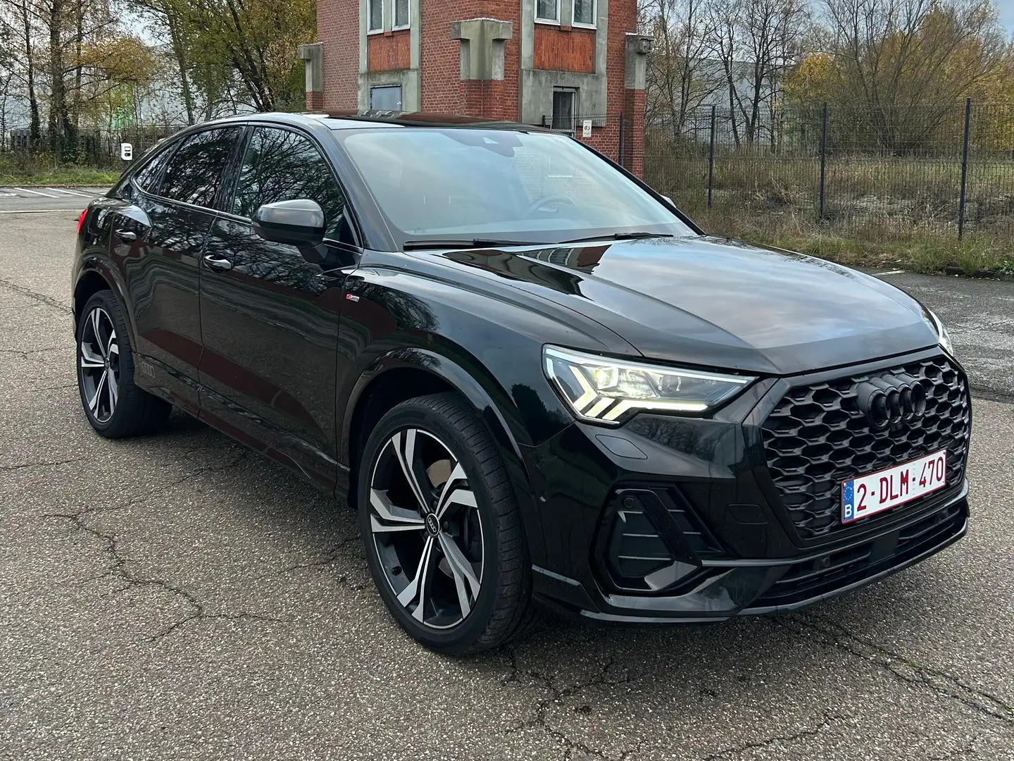 Audi Q3 Audi Q3 - Sportback - 45 TFSIe - S line - full opt Zwart - 1