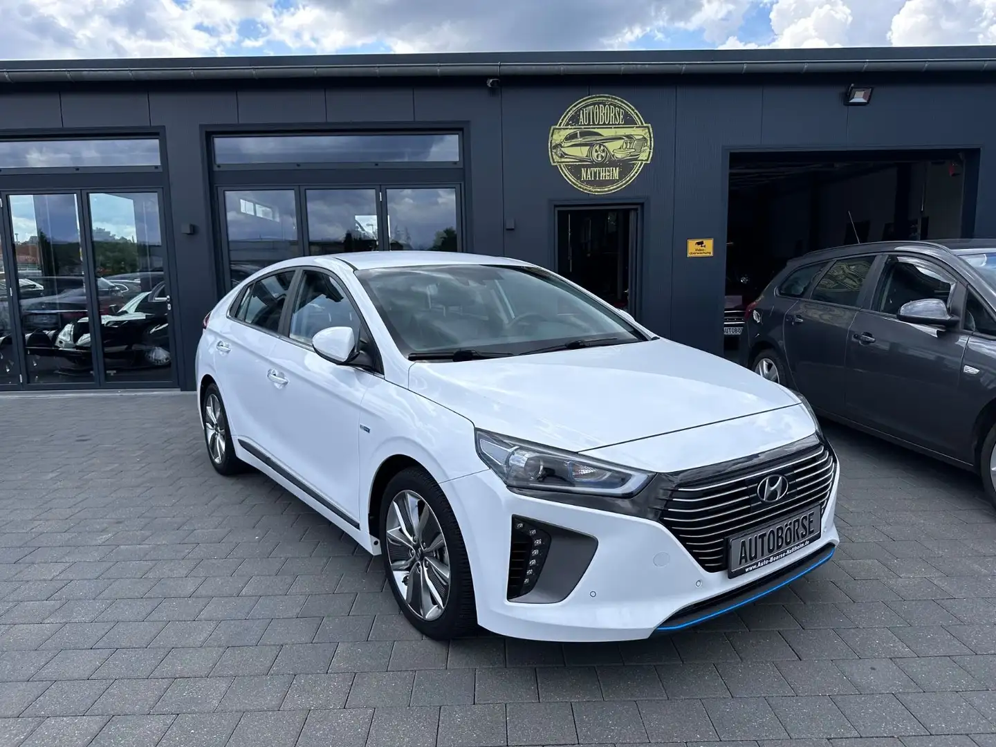 Hyundai IONIQ Premium Hybrid*VOll* White - 1