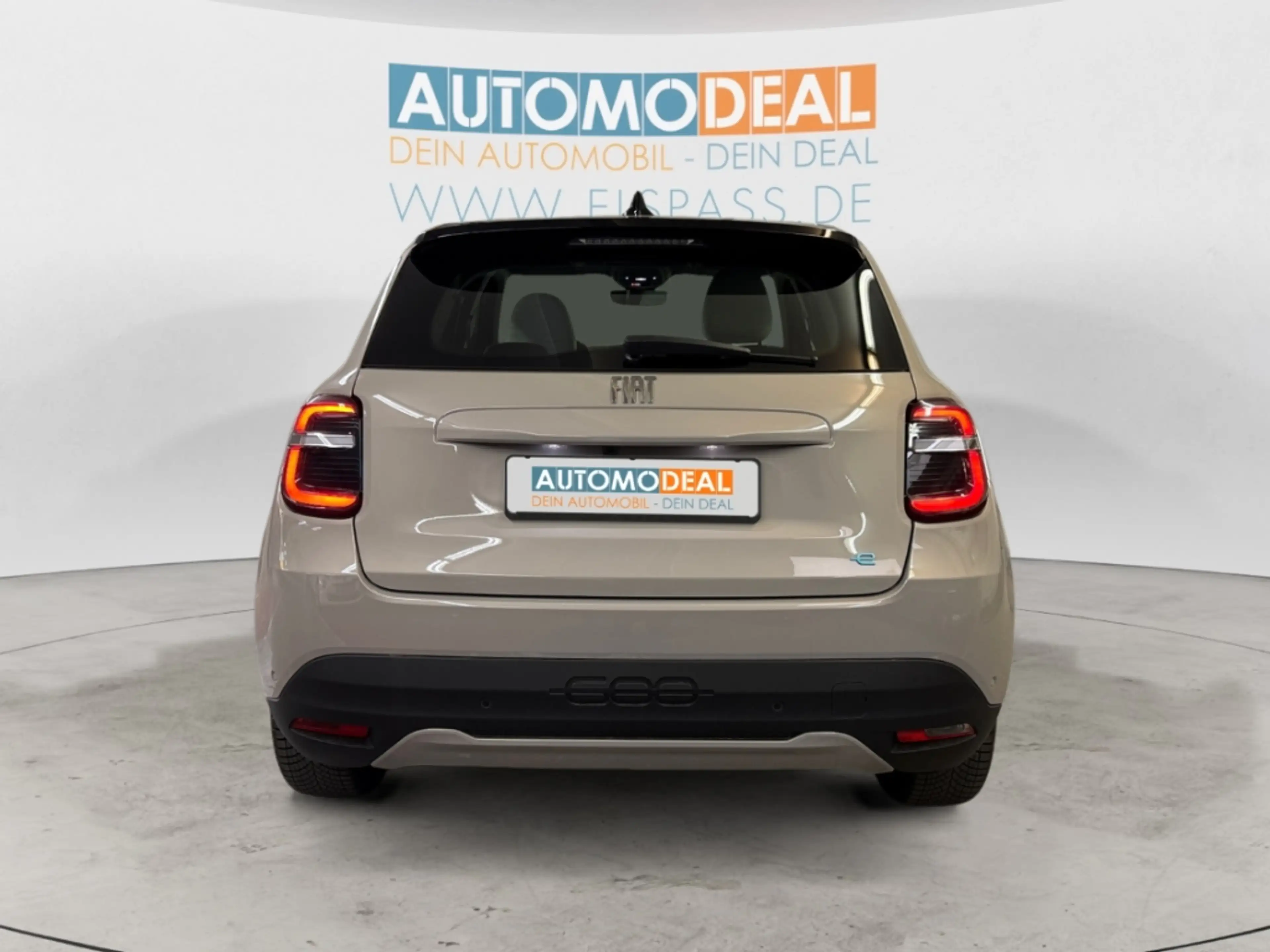 Fiat 600 Icon Electric AUTOMATIK NAV LED DIG-DISPLAY KAMERA — photo 6