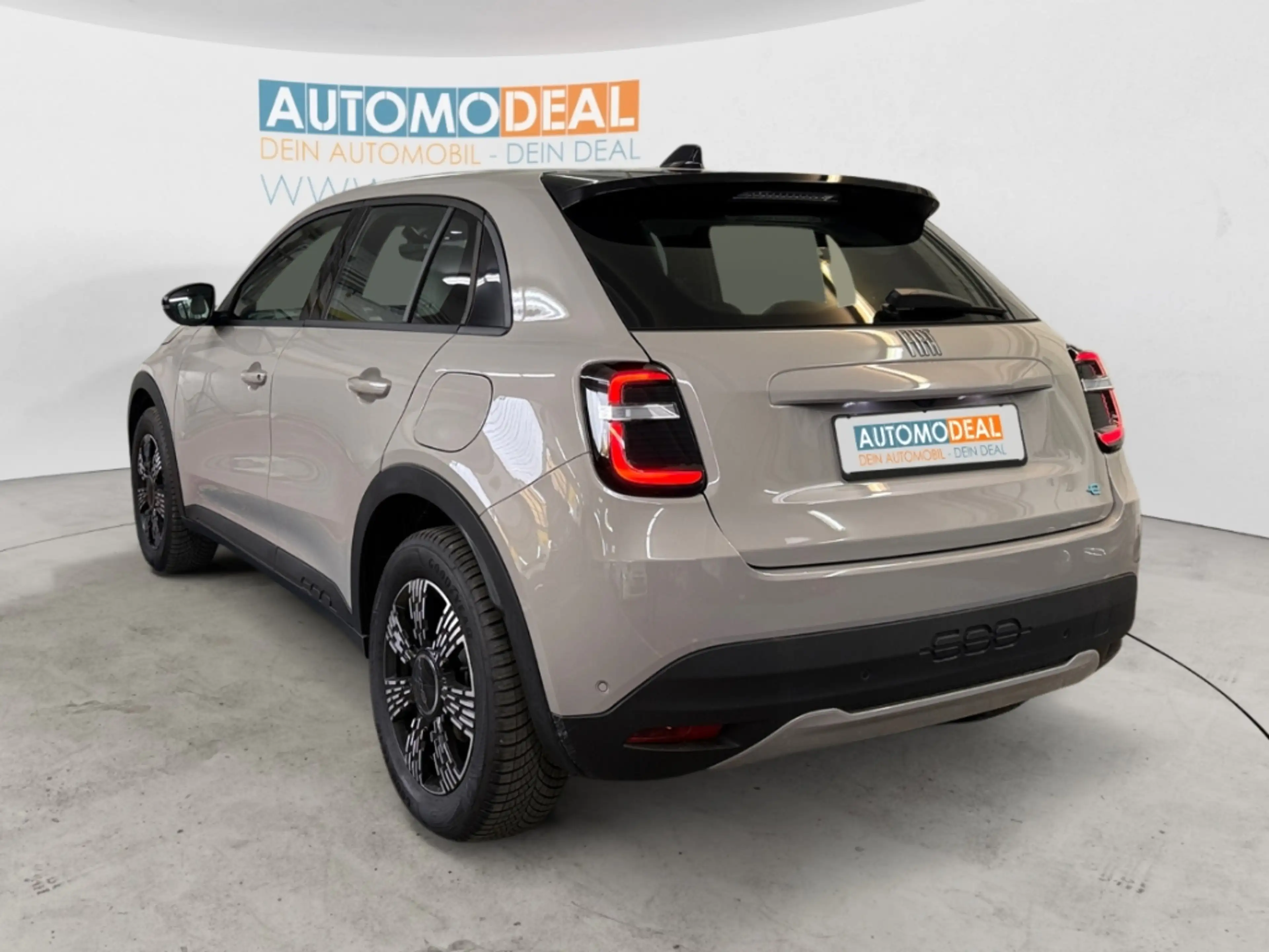 Fiat 600 Icon Electric AUTOMATIK NAV LED DIG-DISPLAY KAMERA — photo 7
