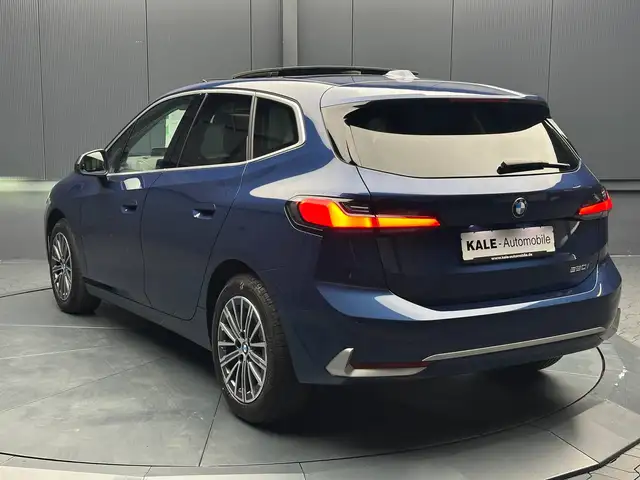 BMW 2 Series view 3