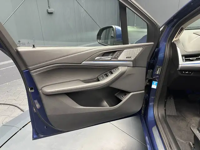 BMW 2 Series view 14