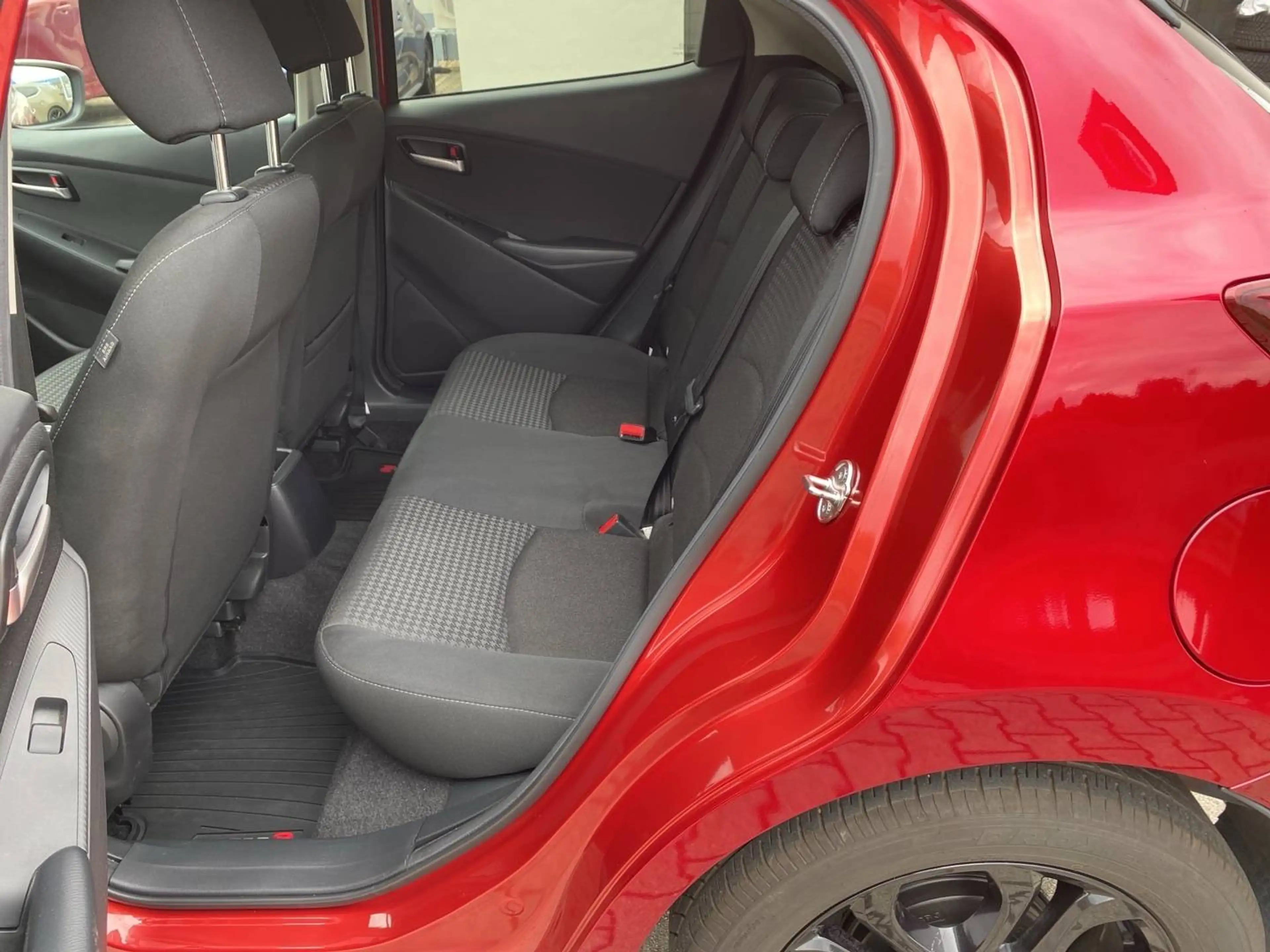 Mazda 2 🥰 Kizoku/ TOP ZUSTAND/ 1.HAND/ NUR 13650KM/ INCL.WINTERRÄDER🥰 — photo 14
