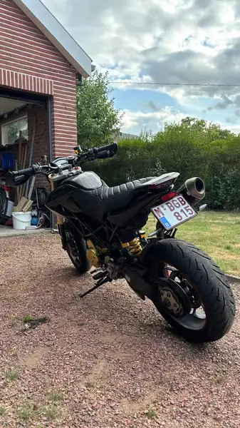 Ducati Hypermotard 1100 - foto 5