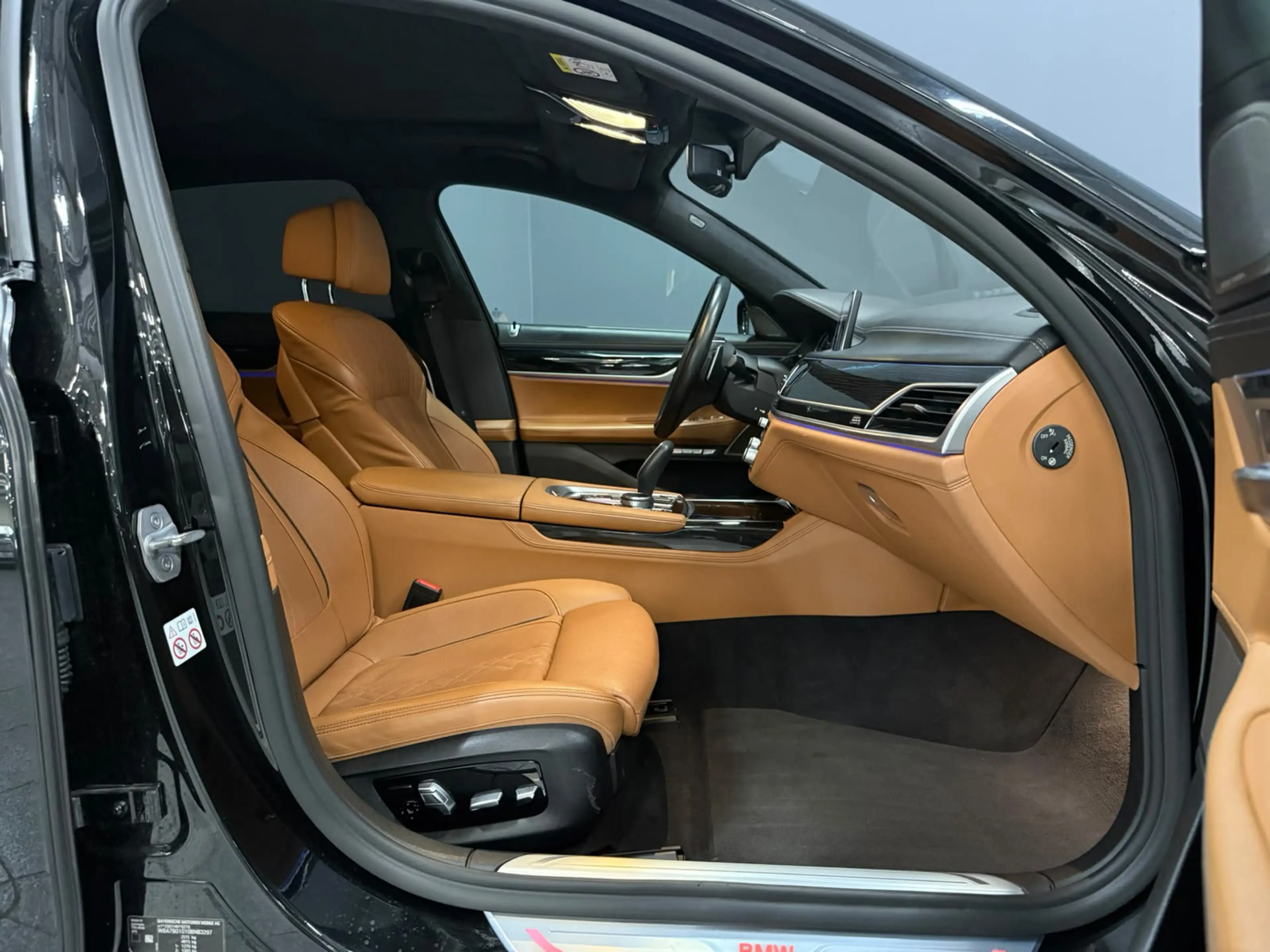 BMW 750 7-serie 750i xDrive High Executive | 449 pk | Blac — photo 21