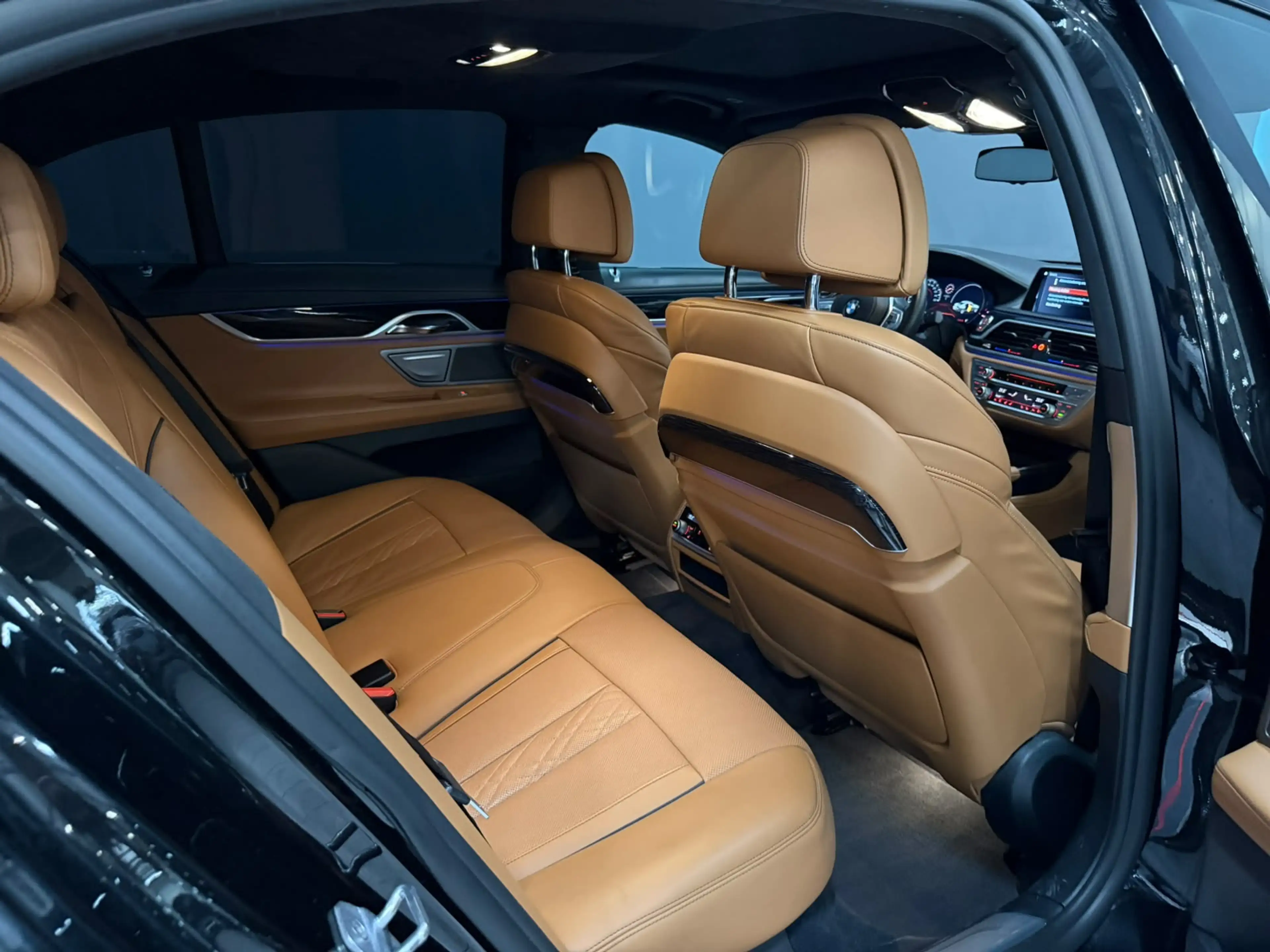 BMW 750 7-serie 750i xDrive High Executive | 449 pk | Blac — photo 22