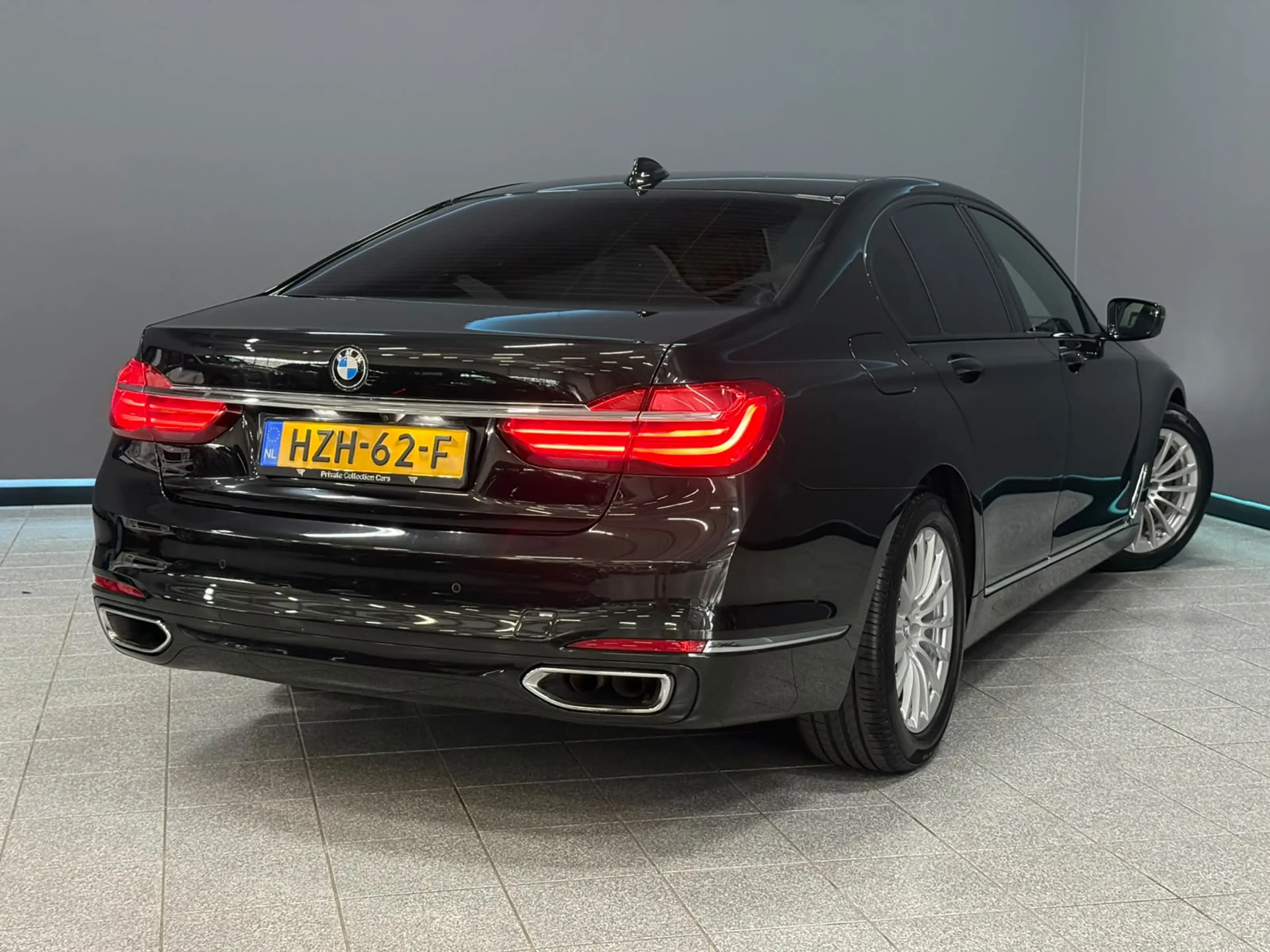 BMW 750 7-serie 750i xDrive High Executive | 449 pk | Blac — photo 2