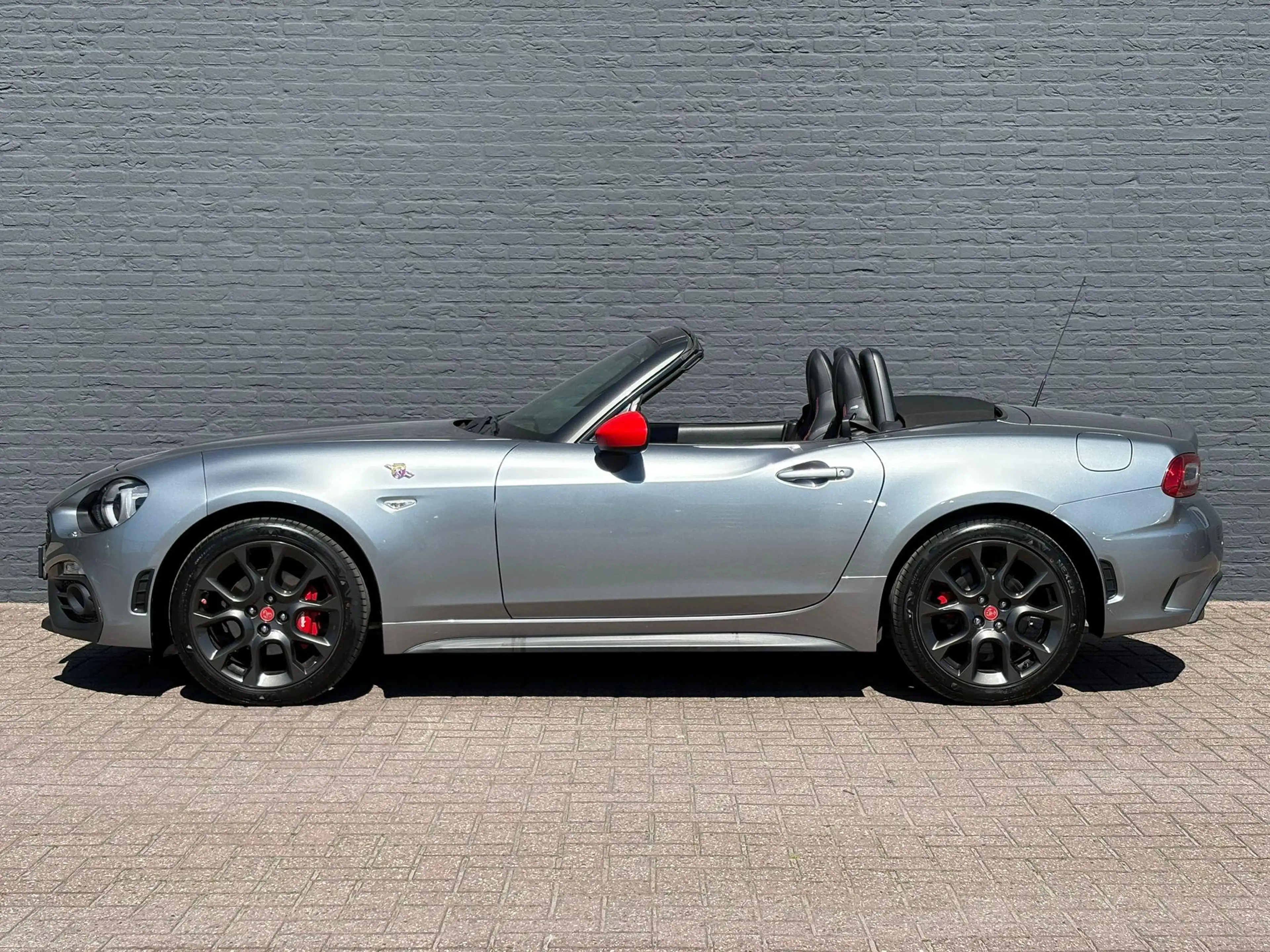 Fiat 124 Spider 1.4 MultiAir Turbo Abarth — photo 11