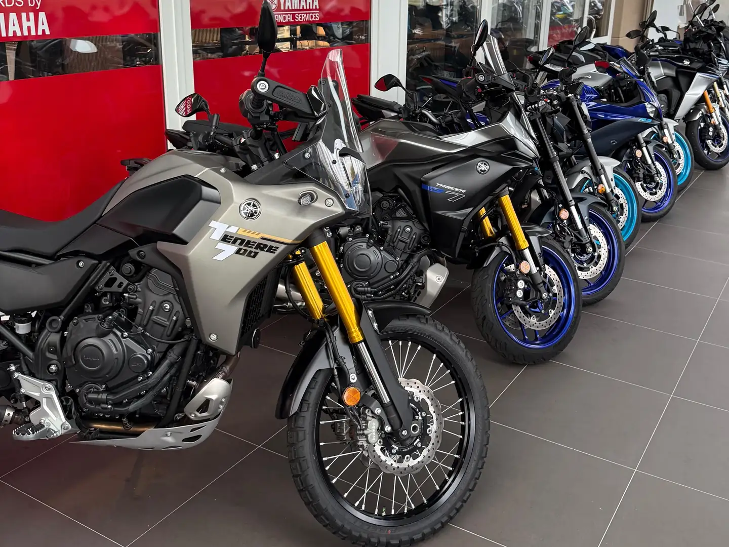 Yamaha MT-03 Blau - 2