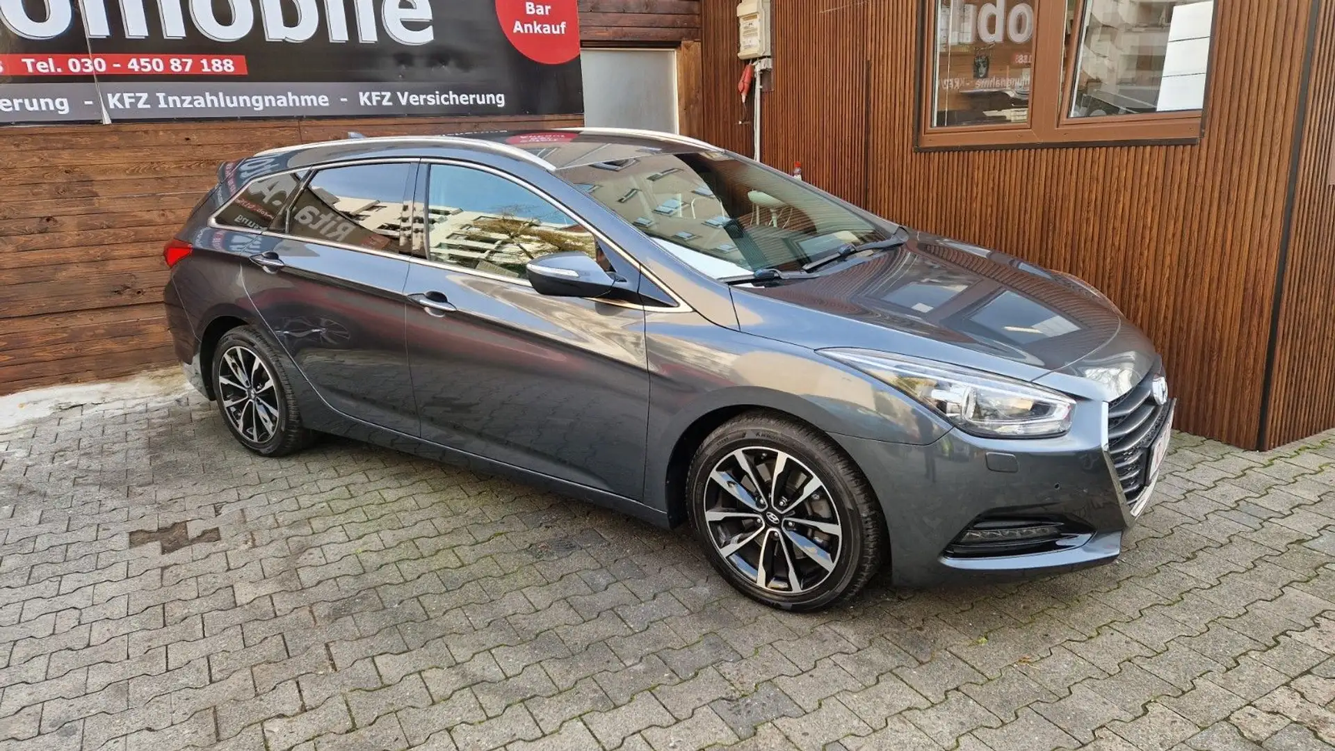 Hyundai i40 cw Style Automatik, SHZ, Kamera, PDC Gris - 2