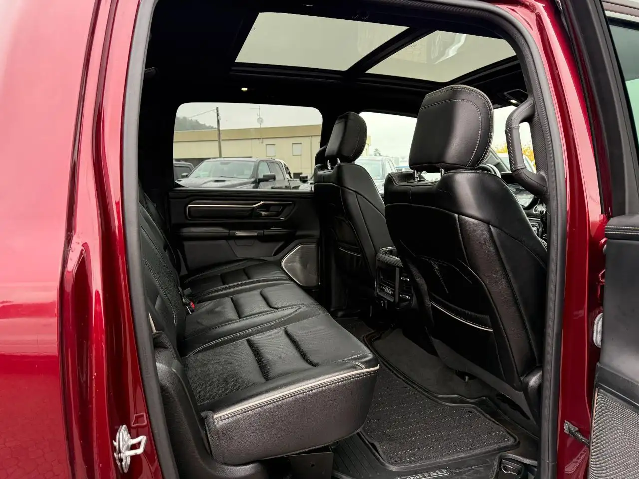 Dodge RAM 2022 — фото 10