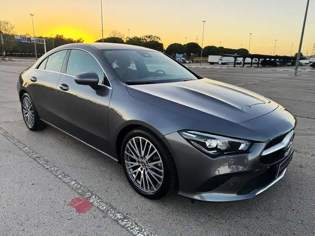 Mercedes-Benz CLA 220 220d