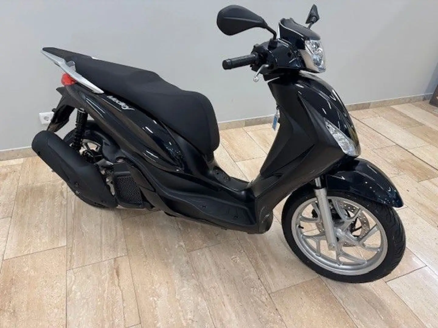 Piaggio Medley 125 E5+ ---Hauspreis Gri - 1
