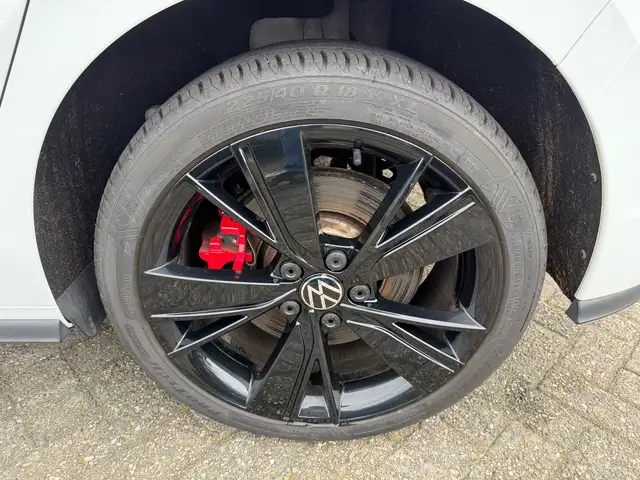 Volkswagen Golf view 8