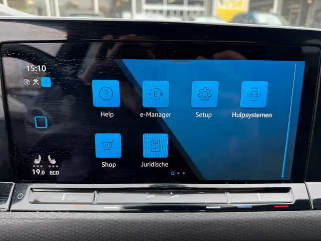Volkswagen Golf view 18