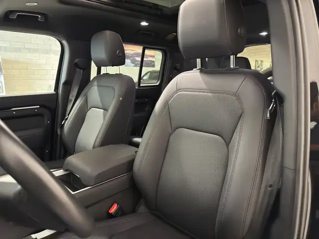 Land Rover Defender view 26