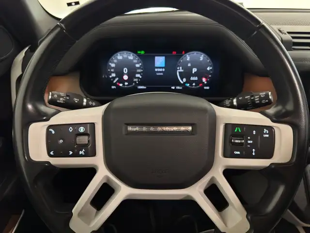 Land Rover Defender view 25