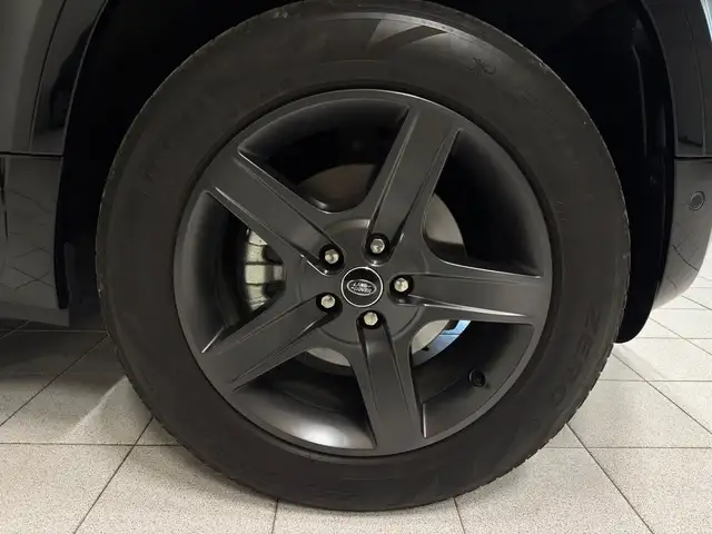 Land Rover Defender view 9