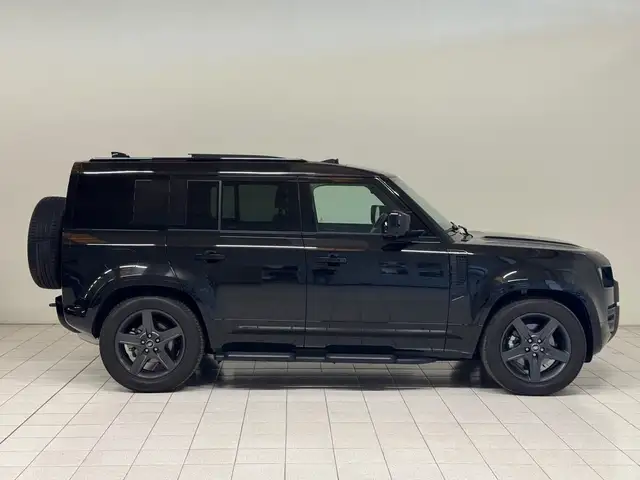 Land Rover Defender view 6