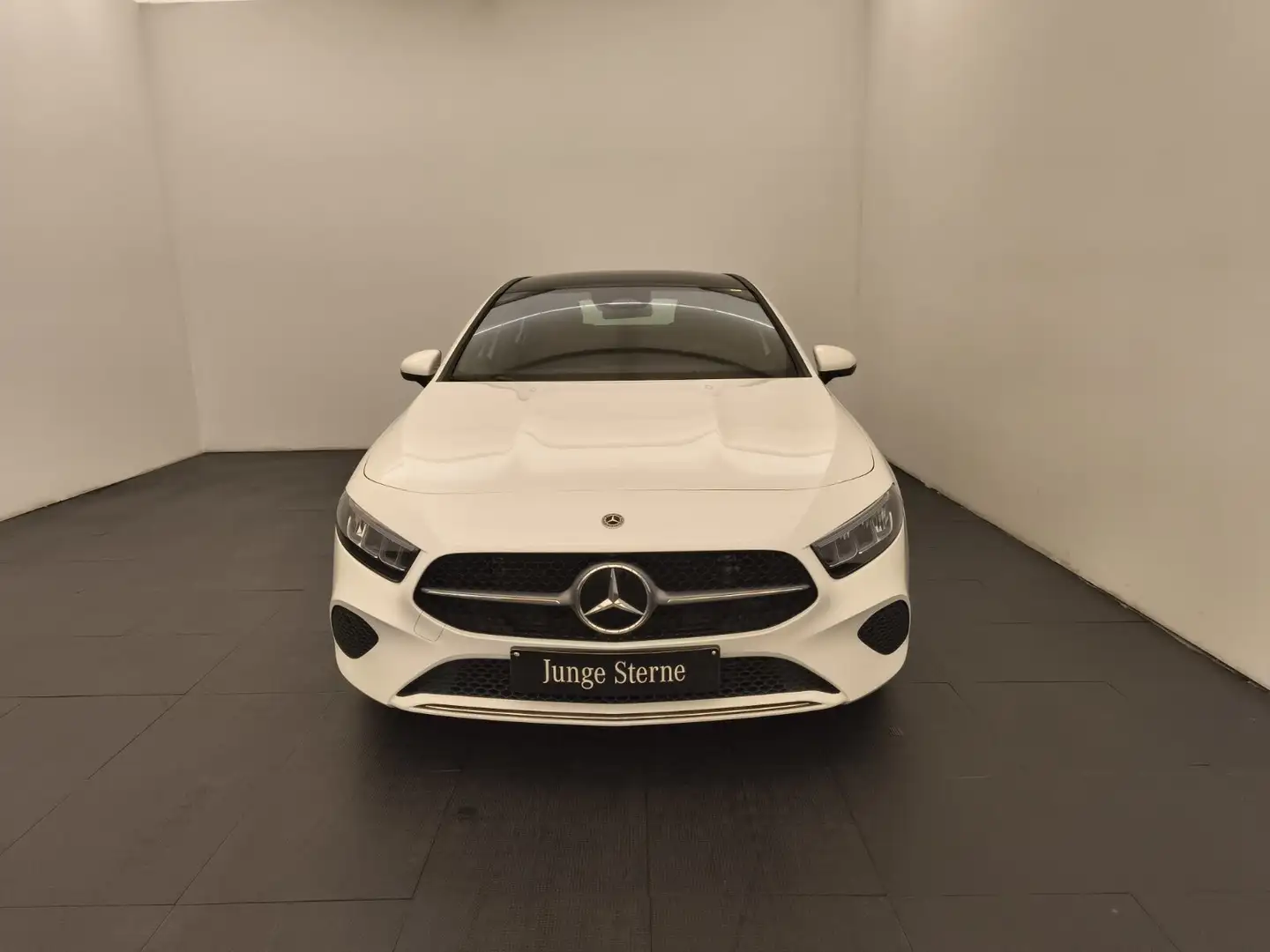 Mercedes-Benz A 220 A 220 4M Limo Progressive Advanced Distro Pano LED Bianco - 2