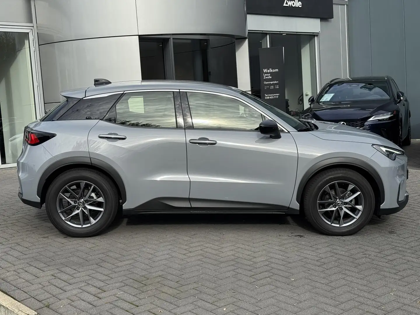 Lexus LBX 2WD STOELVERW STUURVERW PARK-SENSOR BLIND-SPOT CAR Grijs - 2