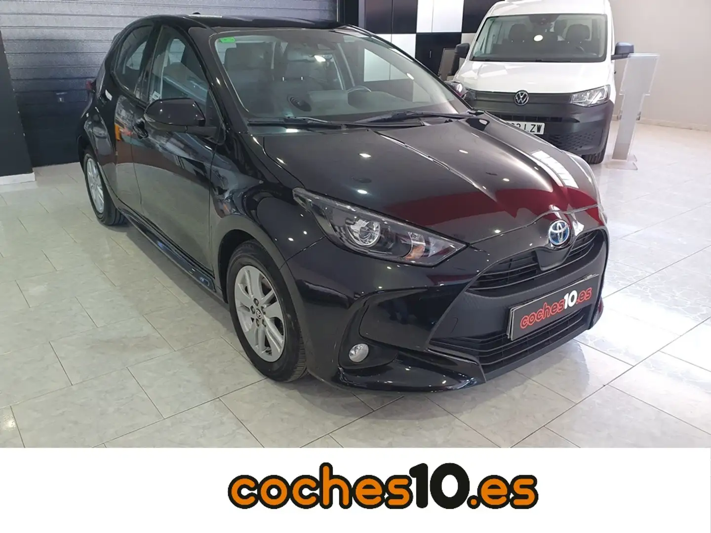 Toyota Yaris 120H 1.5 Active Tech Negro - 1