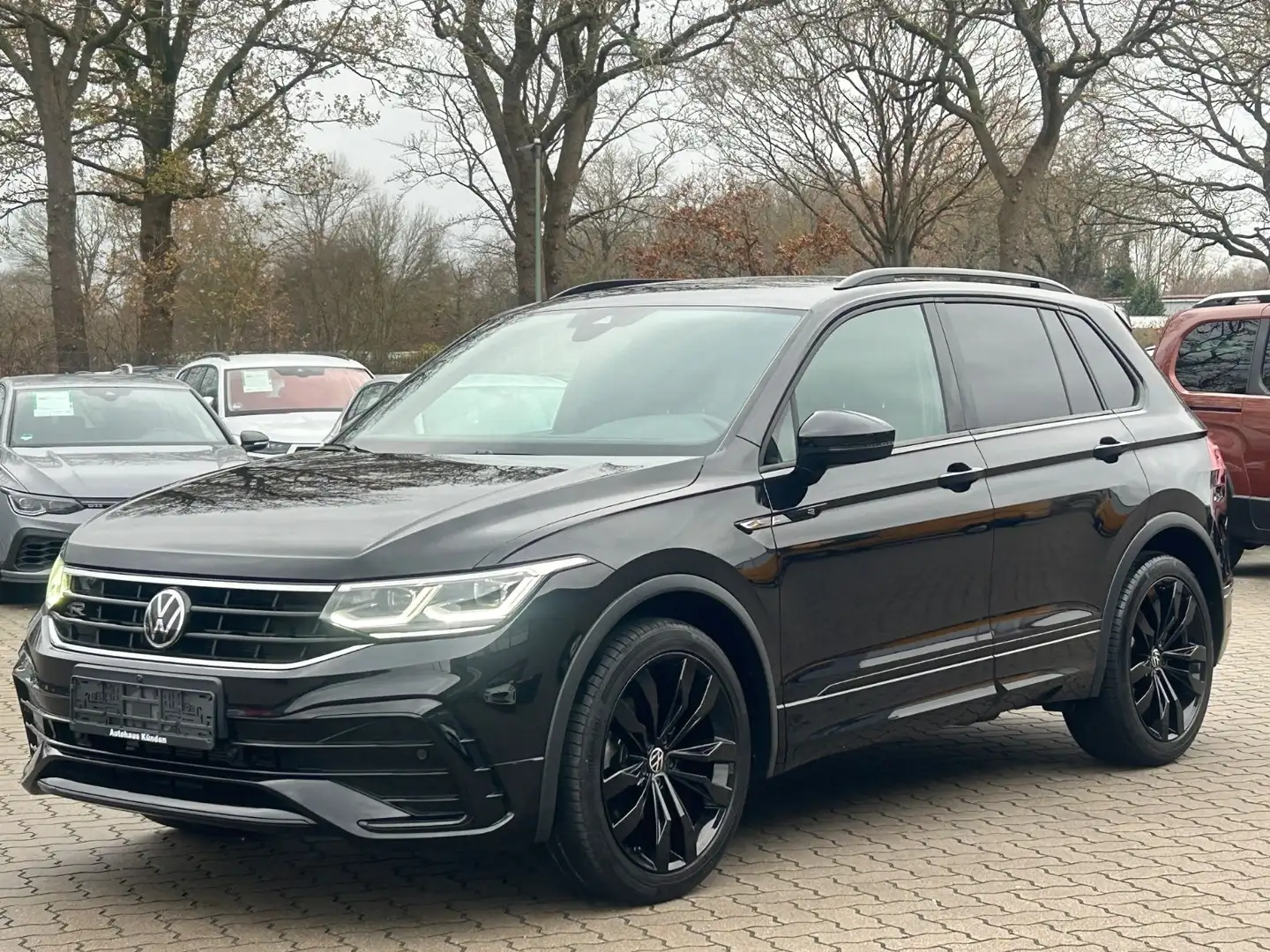 Volkswagen Tiguan 1.5 TSI R-Line Black&Style °360°IQ°20° Schwarz - 2
