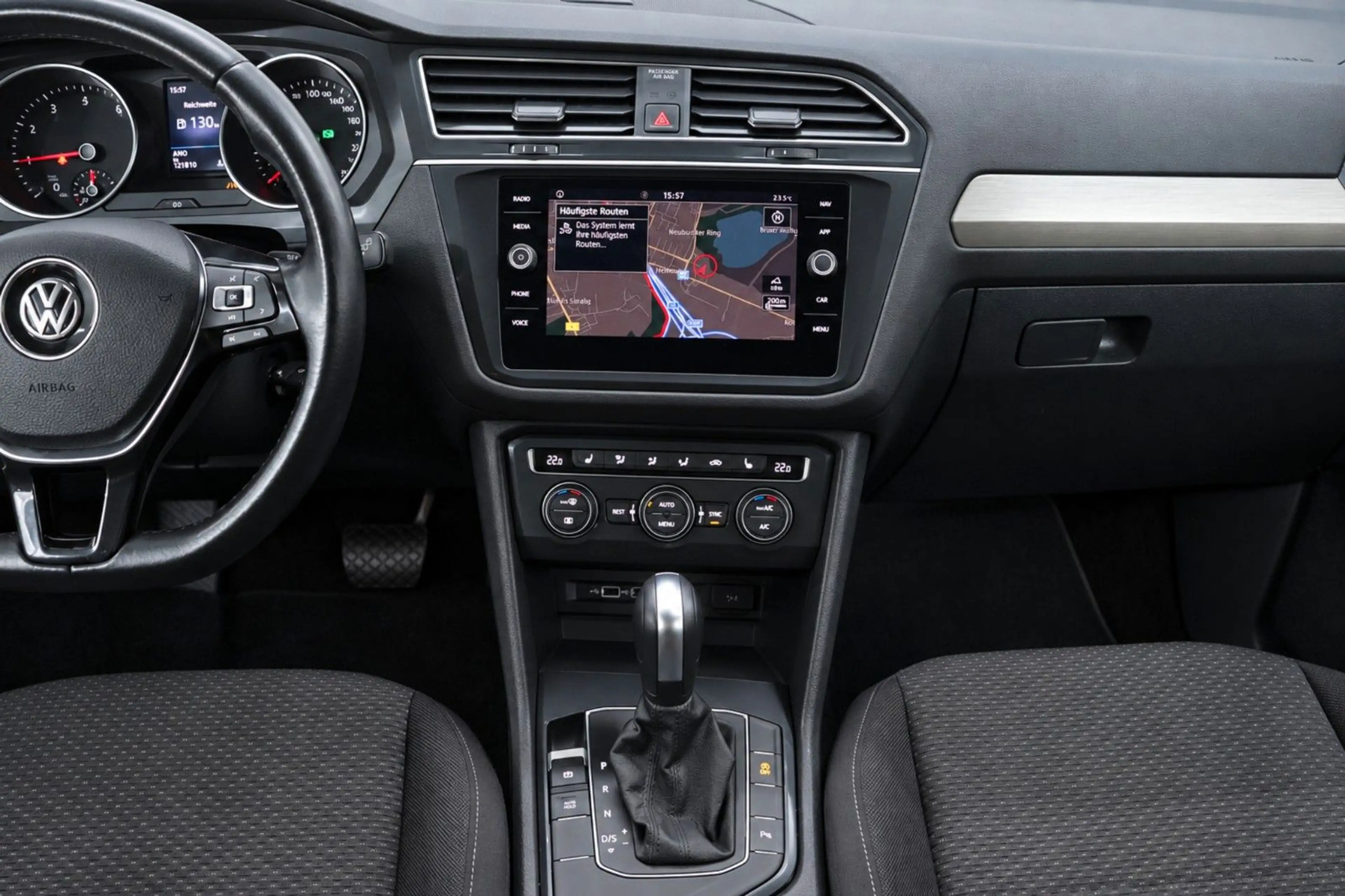 Volkswagen Tiguan Allspace *7-SITZER*AHK*APPLE-CAR*1.HAND — photo 15