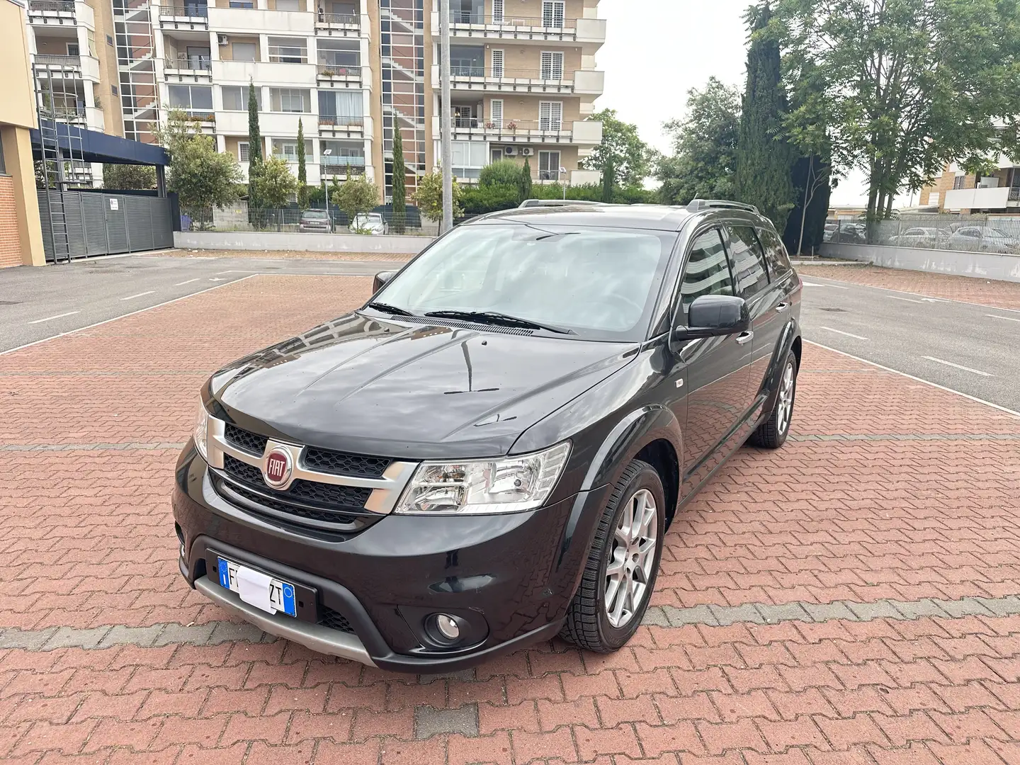 Fiat Freemont 2.0 Mjt 170 CV 4x4 Lounge Auto Černá - 1