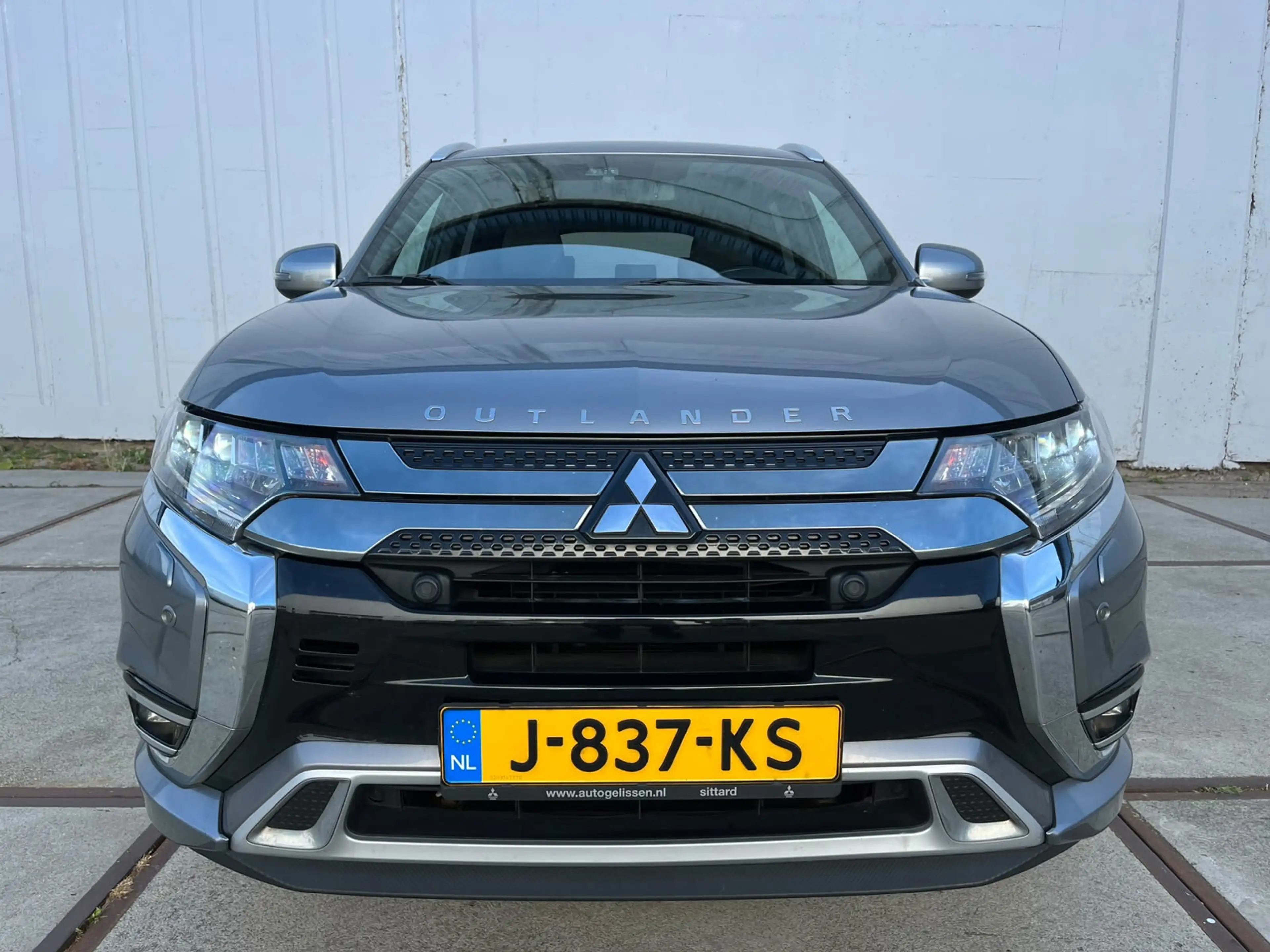 Mitsubishi Outlander 2.4 PHEV Instyle clima| trekhaak | leder | schuifd — photo 2
