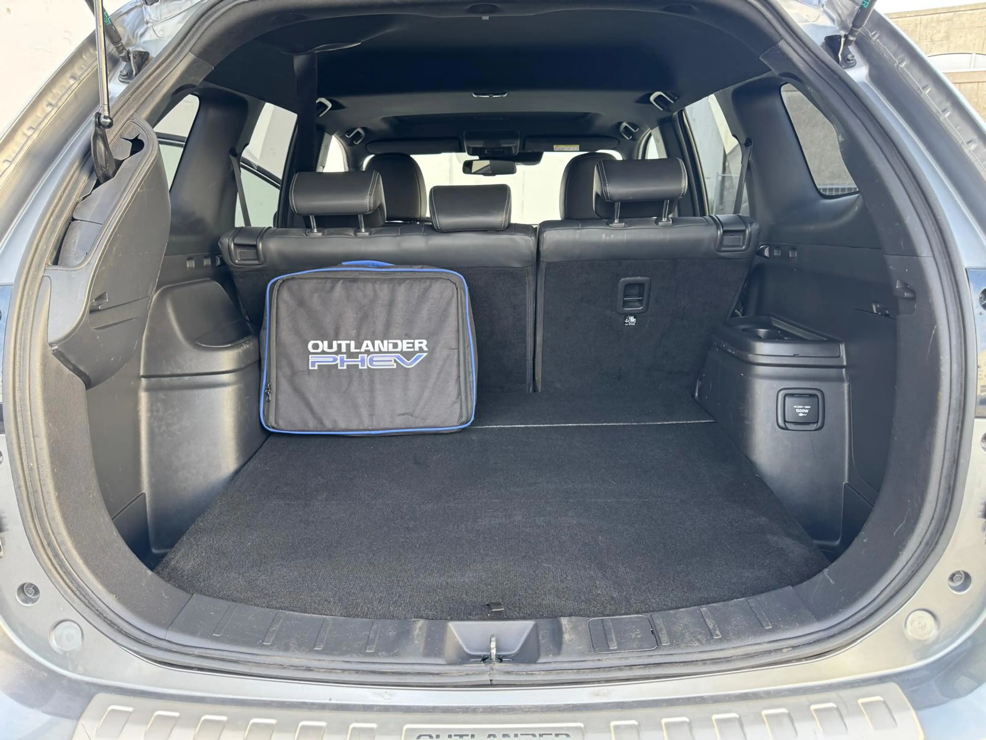 Mitsubishi Outlander 2.4 PHEV Instyle clima| trekhaak | leder | schuifd — photo 8