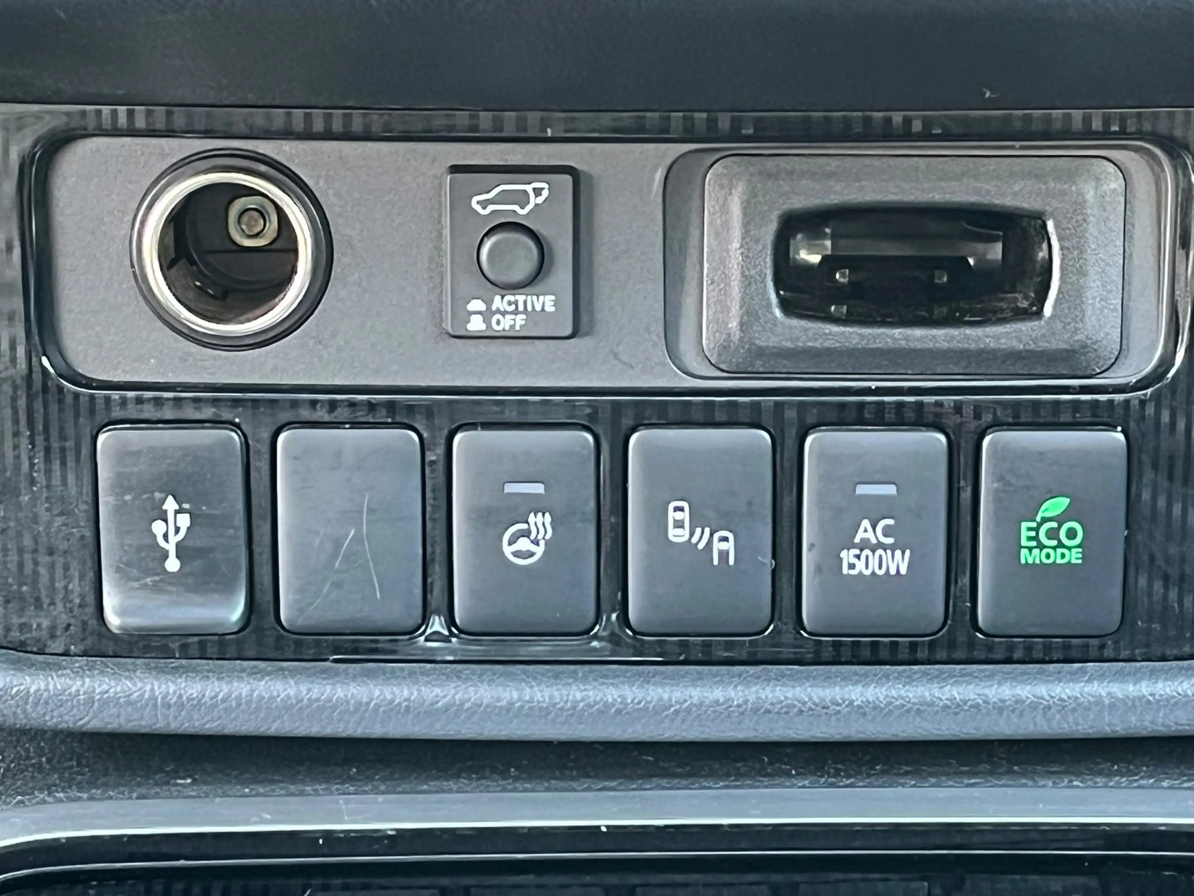 Mitsubishi Outlander 2.4 PHEV Instyle clima| trekhaak | leder | schuifd — photo 9