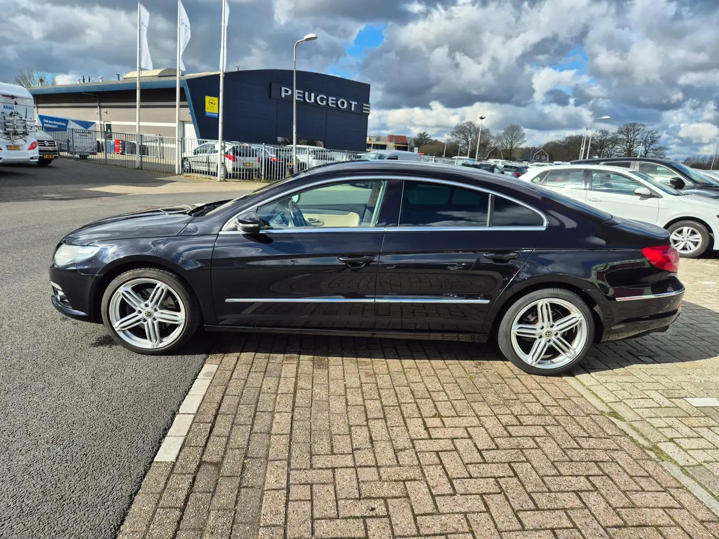 Volkswagen Passat CC 1.8 TSI 4p. Clima Leer Nap Negro - 2