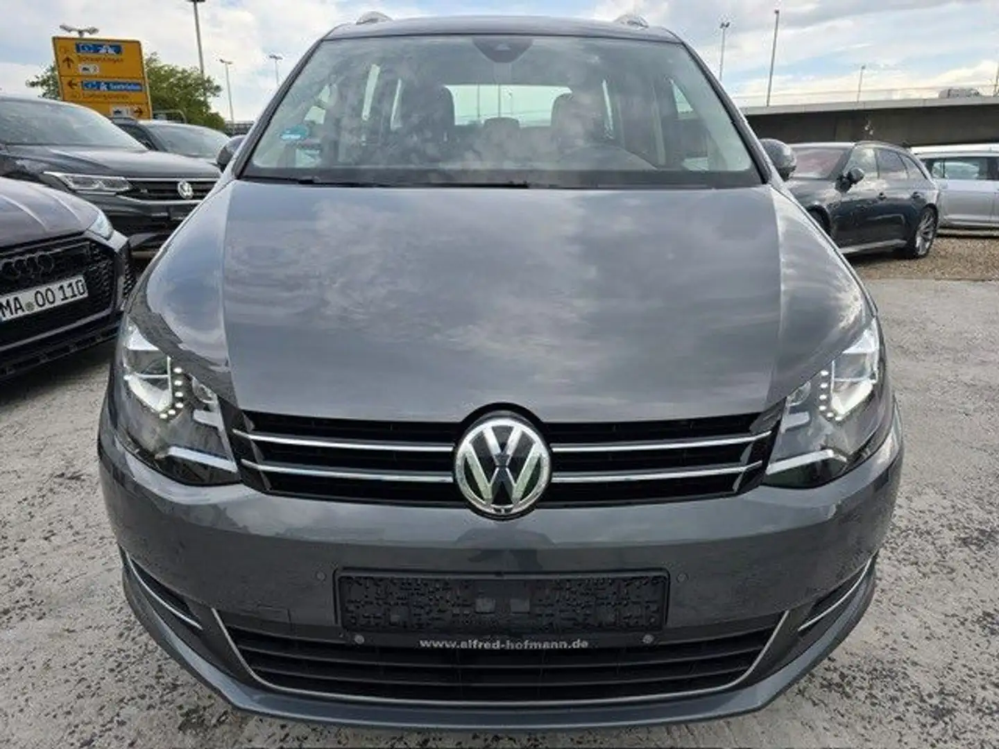 Volkswagen Sharan Highline BMT 2,0 TDI 7-SITZER*KAMERA*AUTO Grau - 2