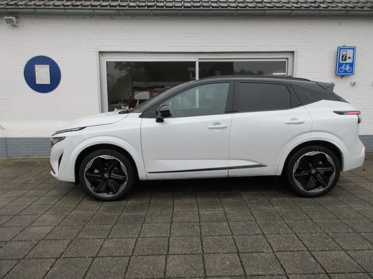 Nissan Qashqai 1.3 140pk N-Design nieuw model Wit - 2