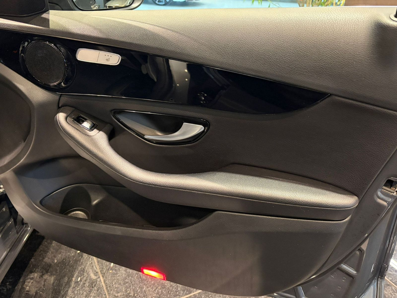 Mercedes-Benz C 220 d T 9G ACC-Tempo LED Navi Kamera Leder AHK — photo 13