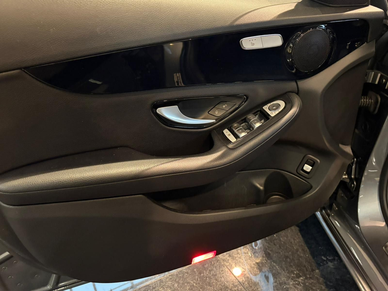 Mercedes-Benz C 220 d T 9G ACC-Tempo LED Navi Kamera Leder AHK — photo 7