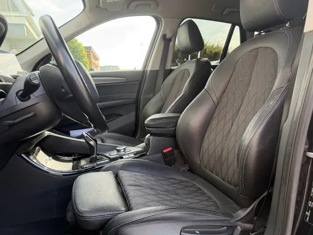 BMW X1 view 9