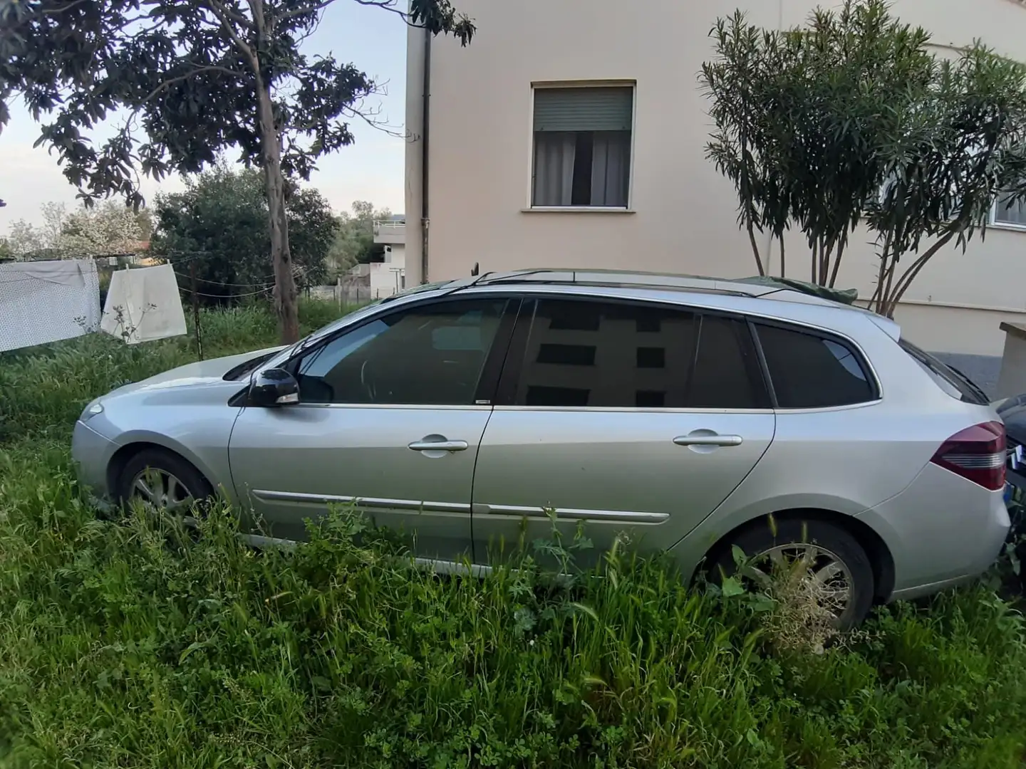 Renault Laguna SporTour SporTour 2.0 dci 16v 4Control 150cv Argento - 1